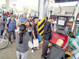 Cochabamba registra largas filas por combustible y B-Sisa