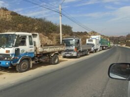 Crisis por combustible congrega al transporte nacional en Tarija