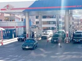 Transportistas aíslan a Potosí pidiendo acceso a carburantes