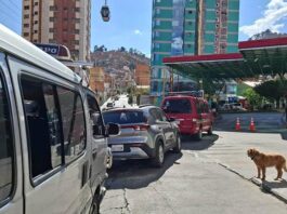 YPFB envía gasolina por “lotes”, los bloqueos ya cumplen una semana